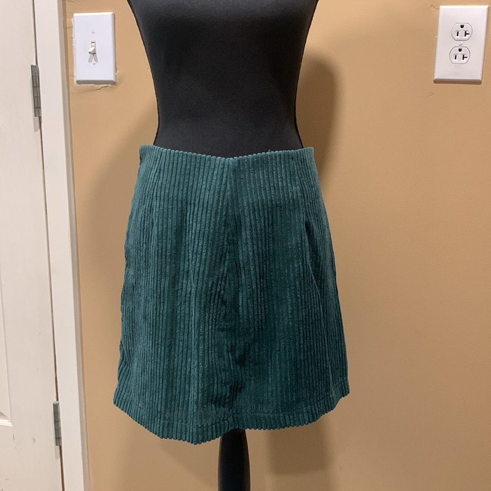 Lulus Green Corduroy Mini Skirt with lining & zipper Size M